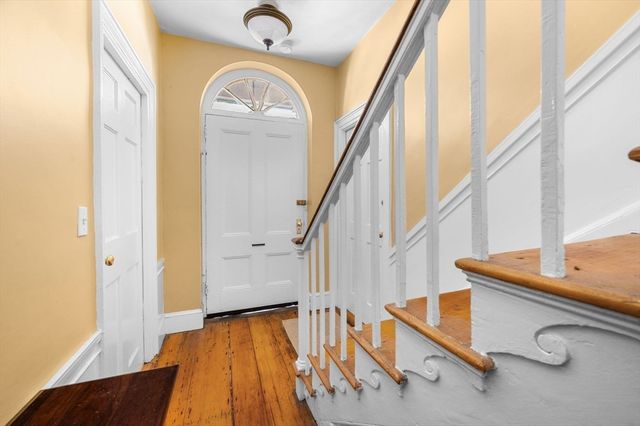 7 Daniels St 2, Salem, MA 01970