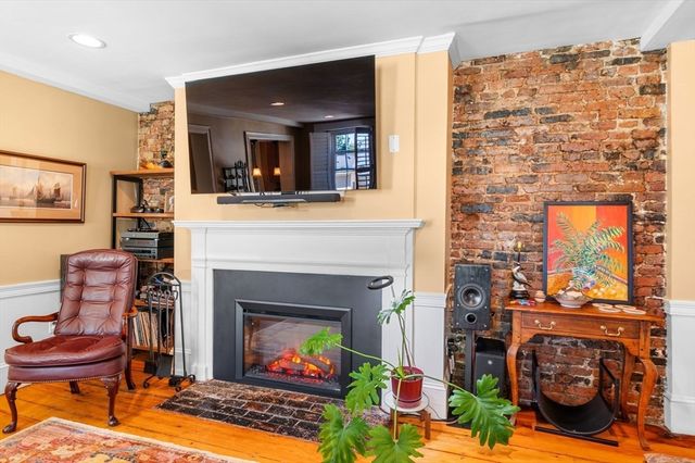 7 Daniels St 2, Salem, MA 01970