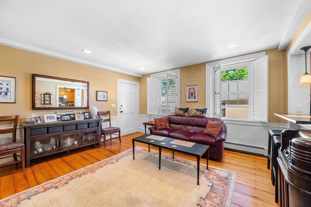 7 Daniels St 2, Salem, MA 01970