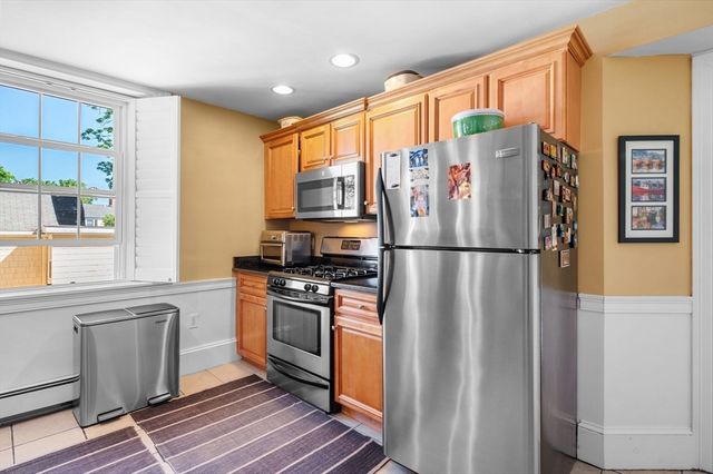 7 Daniels St 2, Salem, MA 01970