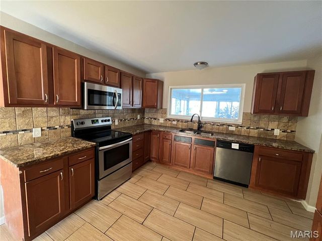 3615 Dwyer Lane, Florissant, MO 63033