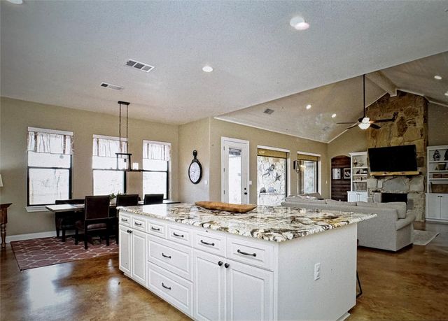 126 Packsaddle DR, Bastrop, TX 78602