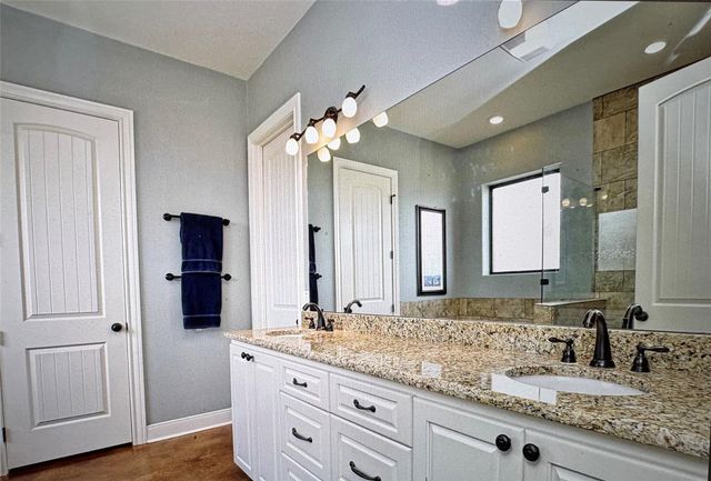 126 Packsaddle DR, Bastrop, TX 78602