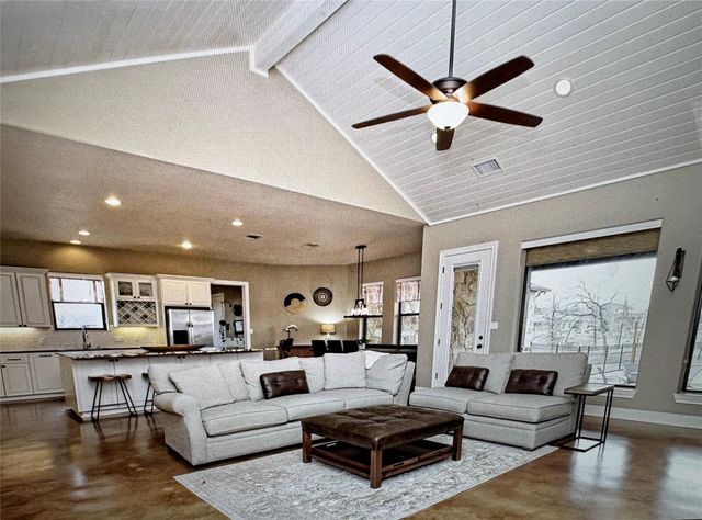 126 Packsaddle DR, Bastrop, TX 78602