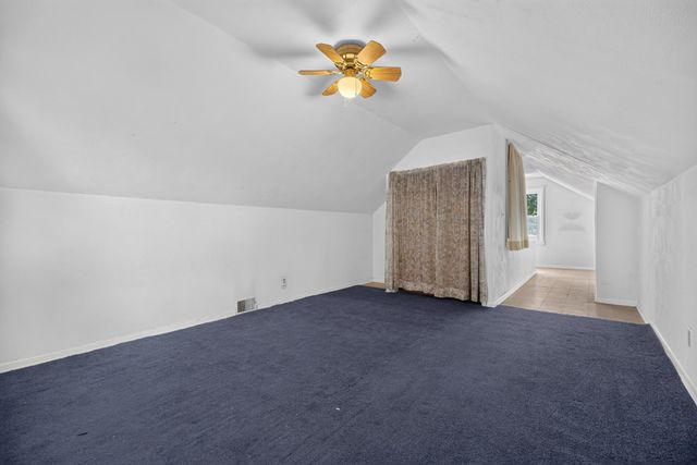 1220 Frisbie Avenue, Maplewood, MN 55109