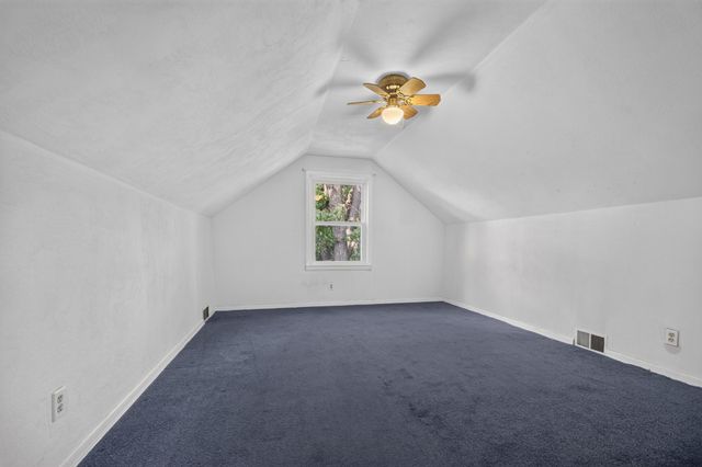 1220 Frisbie Avenue, Maplewood, MN 55109