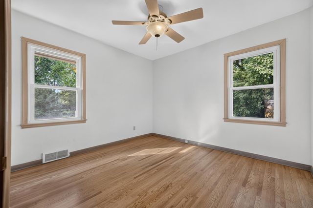 1220 Frisbie Avenue, Maplewood, MN 55109