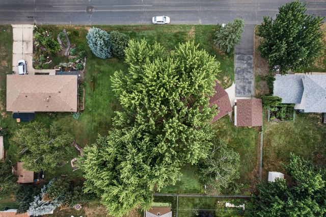1220 Frisbie Avenue, Maplewood, MN 55109