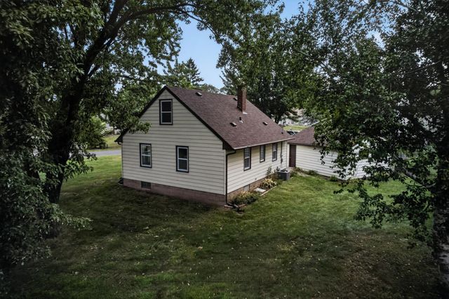 1220 Frisbie Avenue, Maplewood, MN 55109