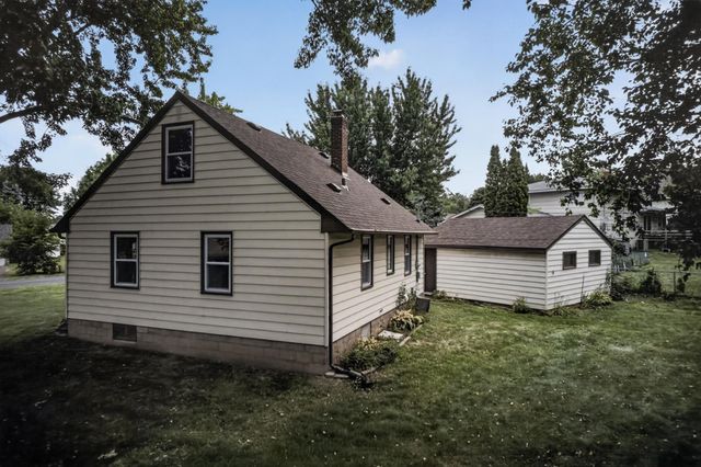 1220 Frisbie Avenue, Maplewood, MN 55109
