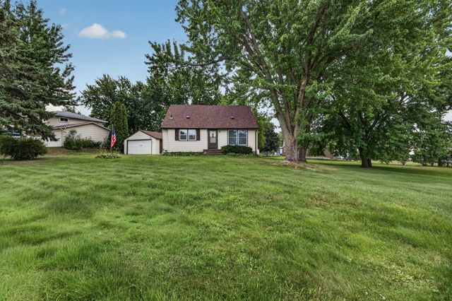 1220 Frisbie Avenue, Maplewood, MN 55109