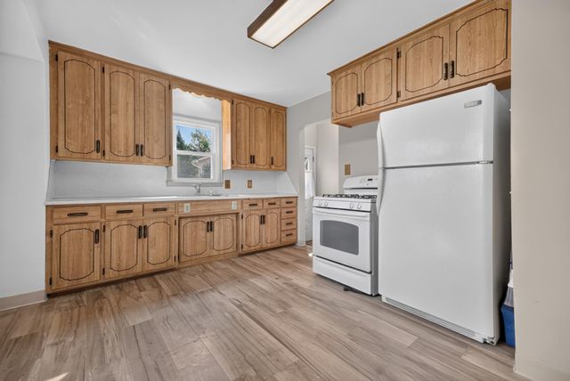 1220 Frisbie Avenue, Maplewood, MN 55109