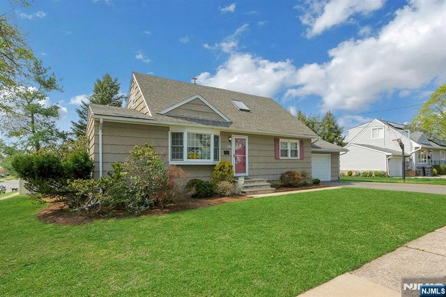 16 Addicks Road, Westwood, NJ 07675