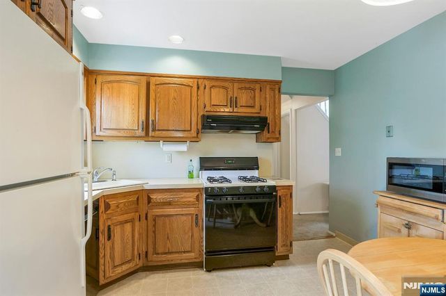 16 Addicks Road, Westwood, NJ 07675