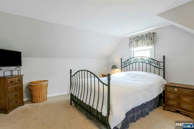 16 Addicks Road, Westwood, NJ 07675