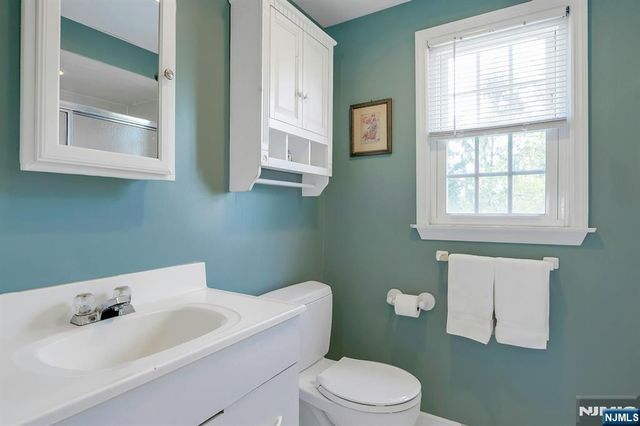 16 Addicks Road, Westwood, NJ 07675