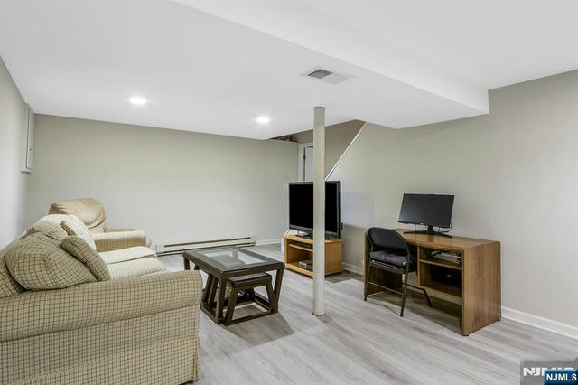 16 Addicks Road, Westwood, NJ 07675