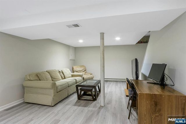 16 Addicks Road, Westwood, NJ 07675