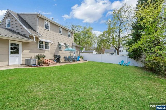 16 Addicks Road, Westwood, NJ 07675