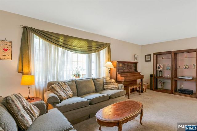 16 Addicks Road, Westwood, NJ 07675