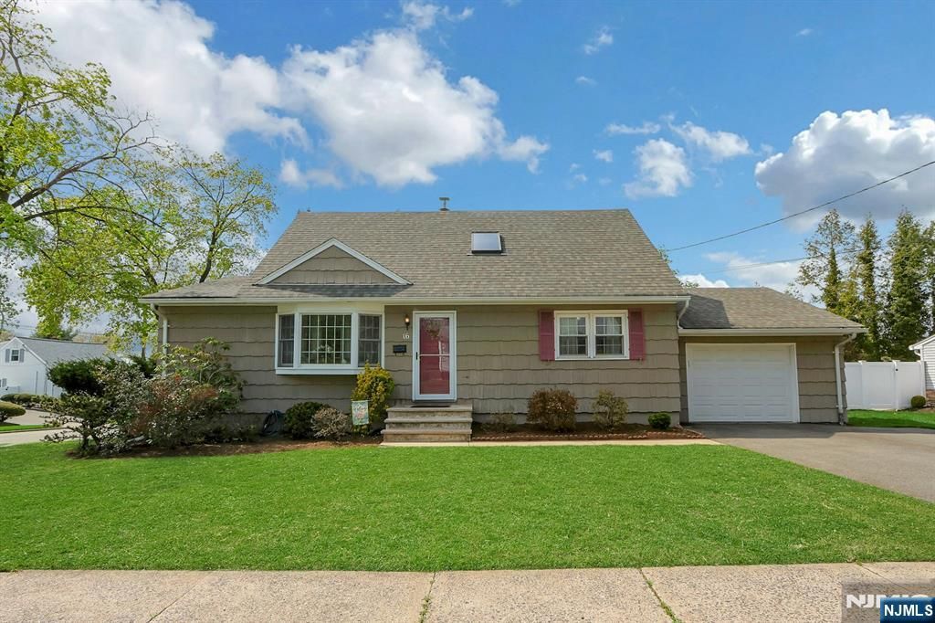 16 Addicks Road, Westwood, NJ 07675
