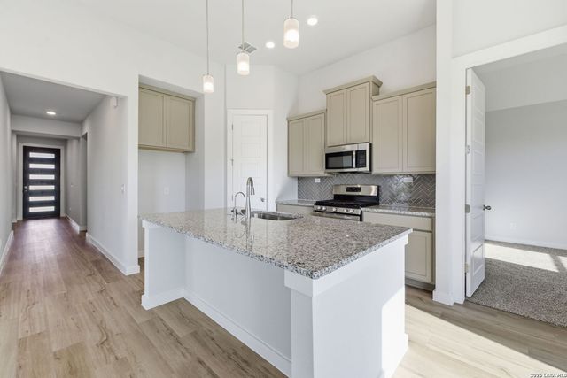 114 Scott Square, San Antonio, TX 78253