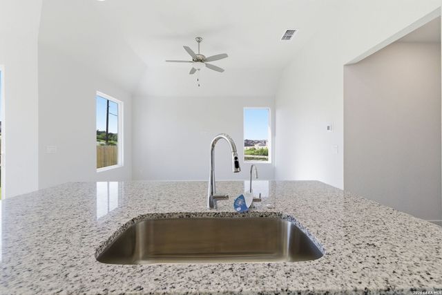 114 Scott Square, San Antonio, TX 78253