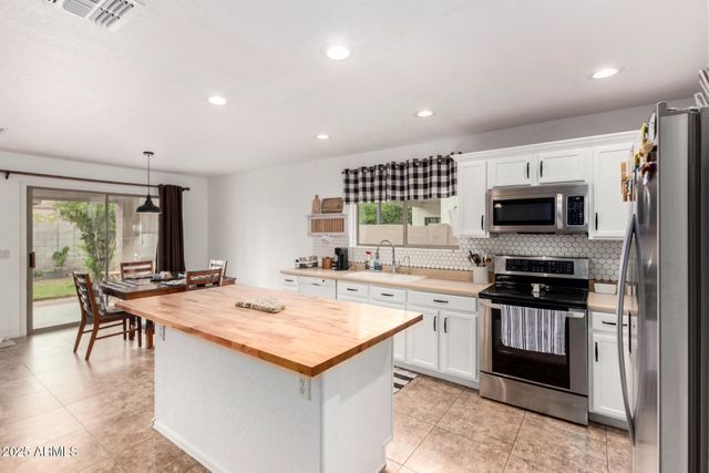 3587 E TRIGGER Way, Gilbert, AZ 85297