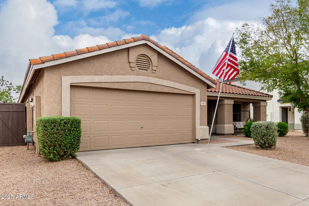 3587 E TRIGGER Way, Gilbert, AZ 85297 — photo 3