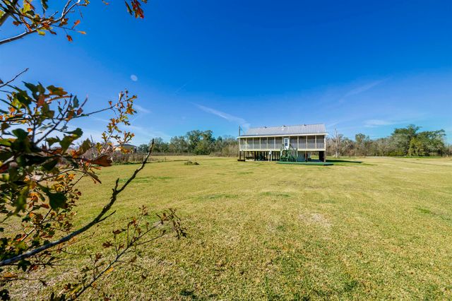 6869 Shrimpers Row, Dulac, LA 70353