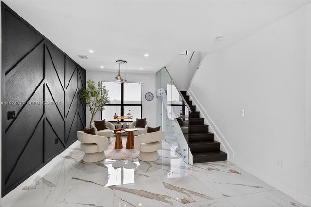 3542 W 93rd Pl, Hialeah, FL 33018