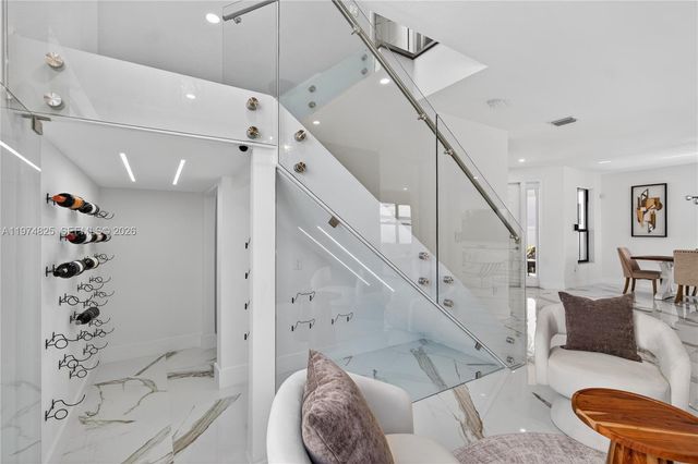 3542 W 93rd Pl, Hialeah, FL 33018