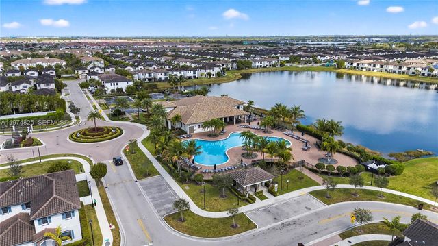 3542 W 93rd Pl, Hialeah, FL 33018