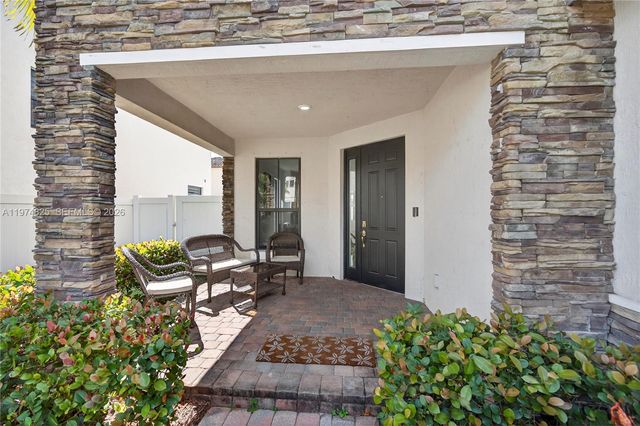 3542 W 93rd Pl, Hialeah, FL 33018