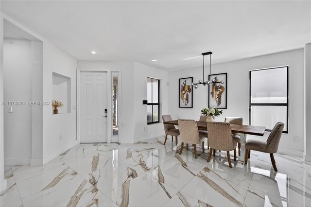 3542 W 93rd Pl, Hialeah, FL 33018