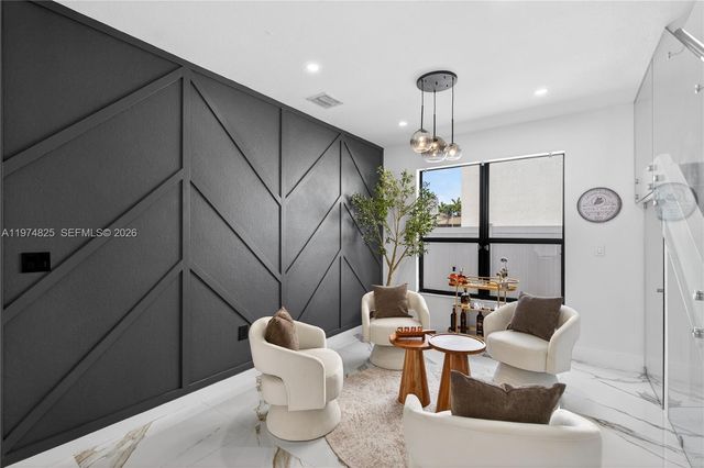 3542 W 93rd Pl, Hialeah, FL 33018