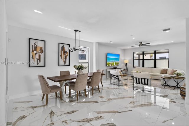 3542 W 93rd Pl, Hialeah, FL 33018