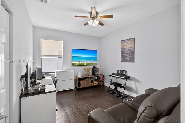 3542 W 93rd Pl, Hialeah, FL 33018