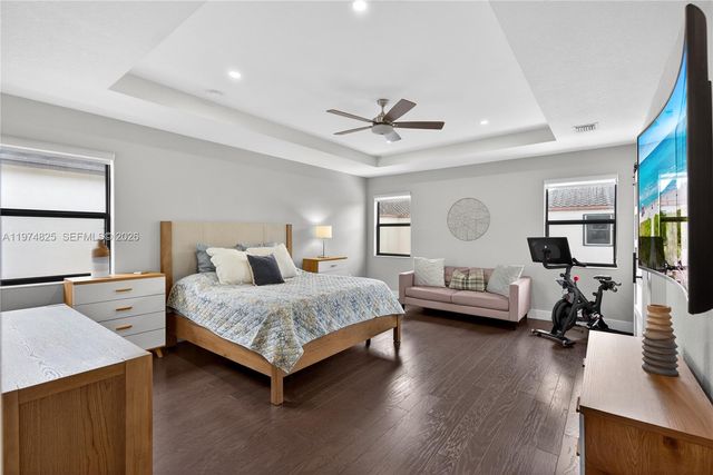 3542 W 93rd Pl, Hialeah, FL 33018