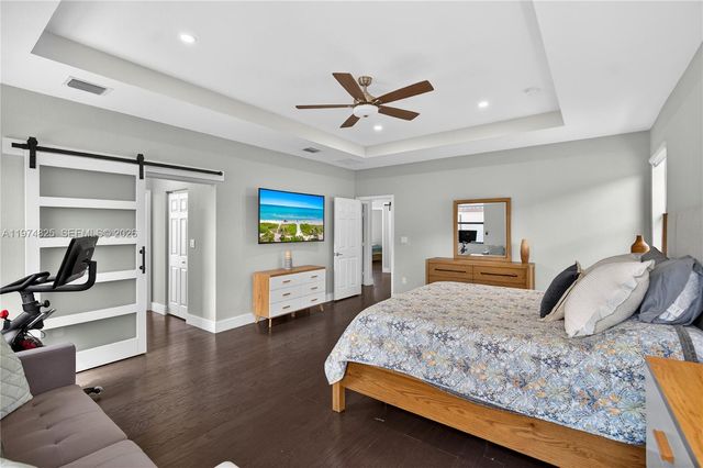 3542 W 93rd Pl, Hialeah, FL 33018