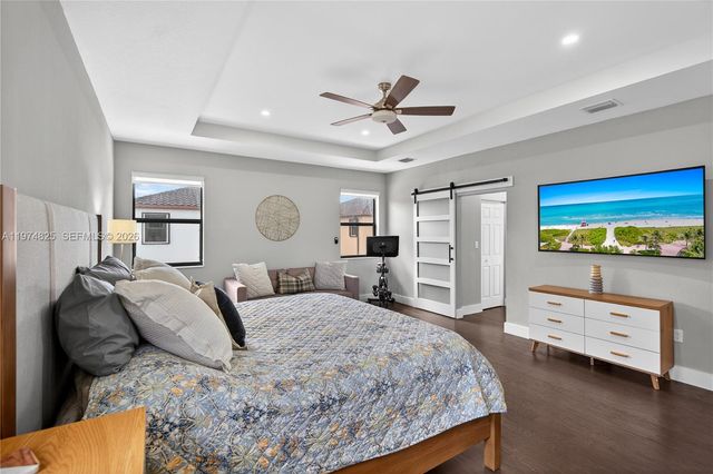 3542 W 93rd Pl, Hialeah, FL 33018