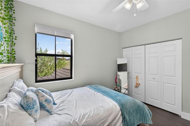 3542 W 93rd Pl, Hialeah, FL 33018