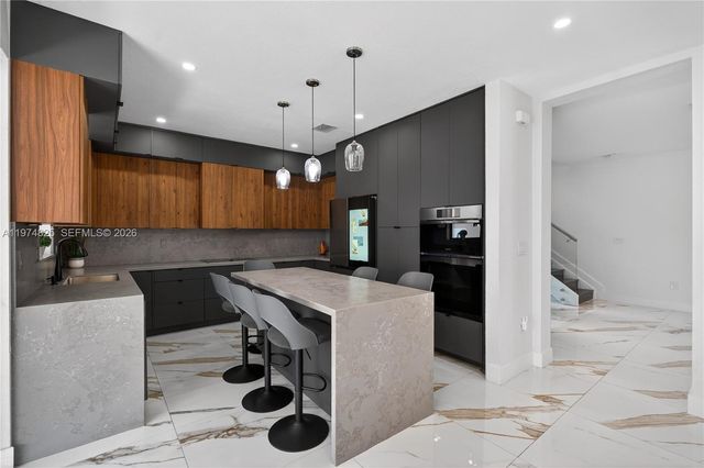 3542 W 93rd Pl, Hialeah, FL 33018