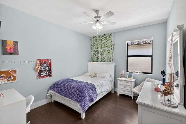 3542 W 93rd Pl, Hialeah, FL 33018