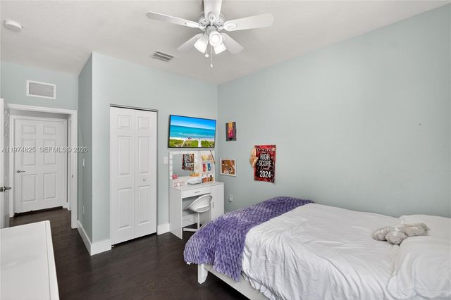 3542 W 93rd Pl, Hialeah, FL 33018