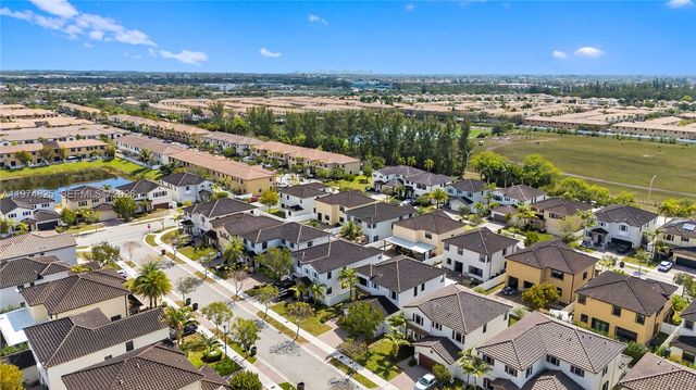 3542 W 93rd Pl, Hialeah, FL 33018