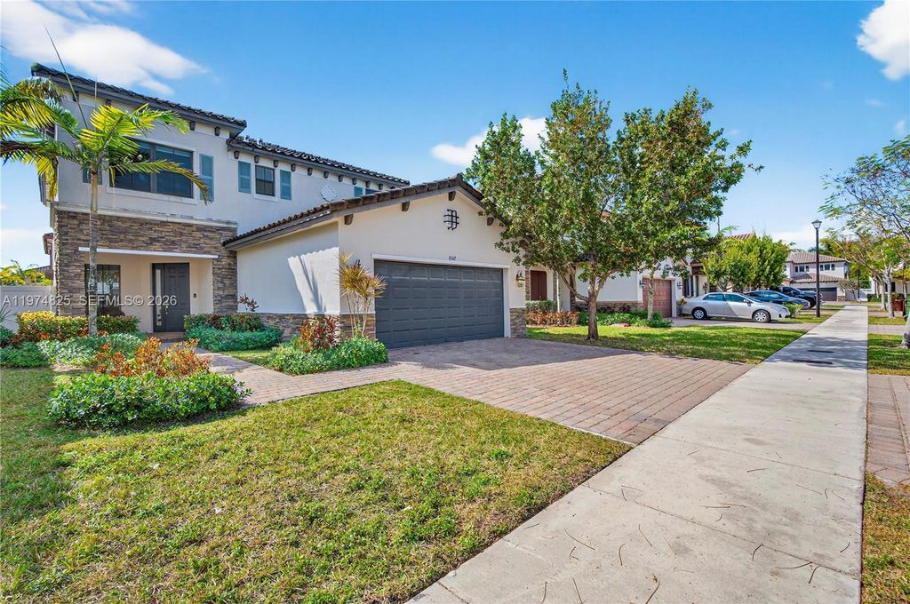 3542 W 93rd Pl, Hialeah, FL 33018