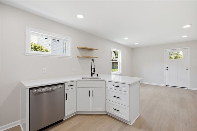 2 Frick St, Charleroi Boro, PA 15432