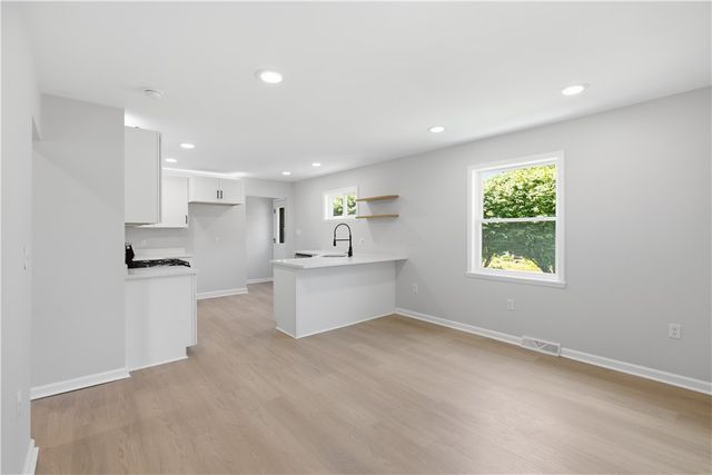 2 Frick St, Charleroi Boro, PA 15432