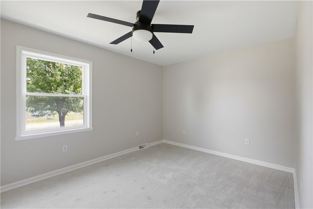 2 Frick St, Charleroi Boro, PA 15432